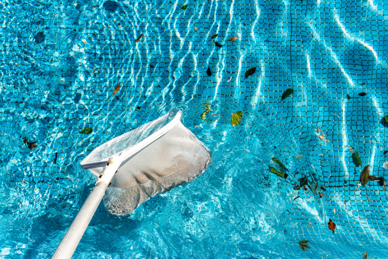 איכות המים מעל הכל - היתרונות של שימוש במשאבת חול לבריכה